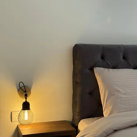 Urban Nest Κραγκούγιεβατς