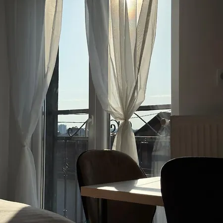 Urban Nest بيت شباب كراغوييفاك