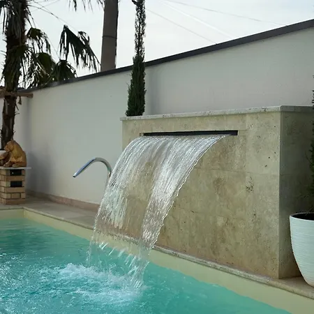 بيت شباب Urban Nest *