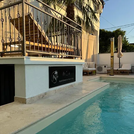 بيت شباب Noa Pool &